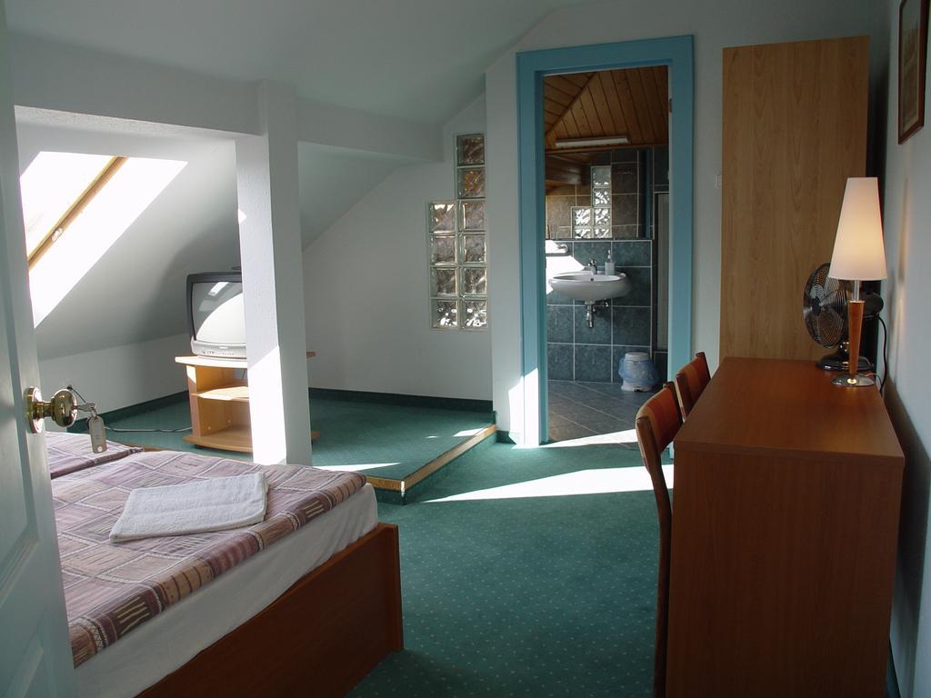 Hotel Menthol บูดาเปสต์ ภายนอก รูปภาพ